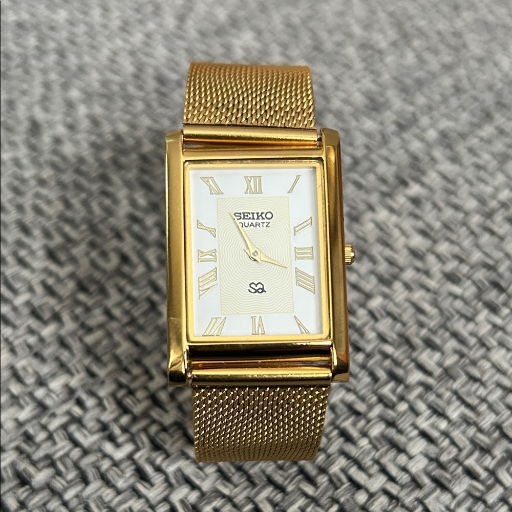 Seiko Gold Quartz Watch with Mesh Strap
